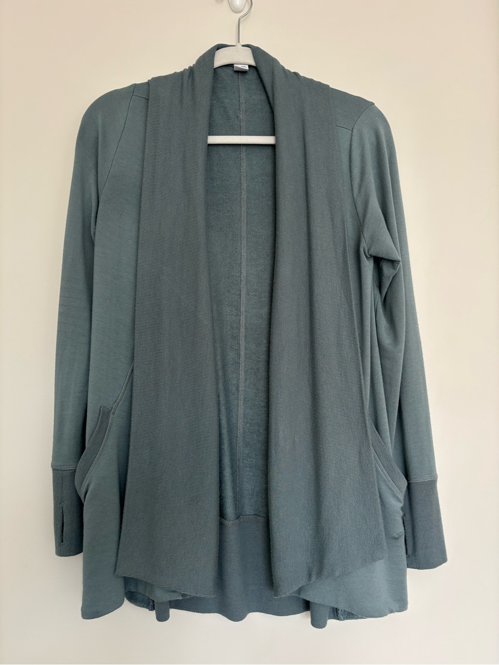 Athleta Pranayama Wrap in Minimalistic Green - Small